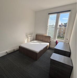 66 Woodstock Road double en-suite room